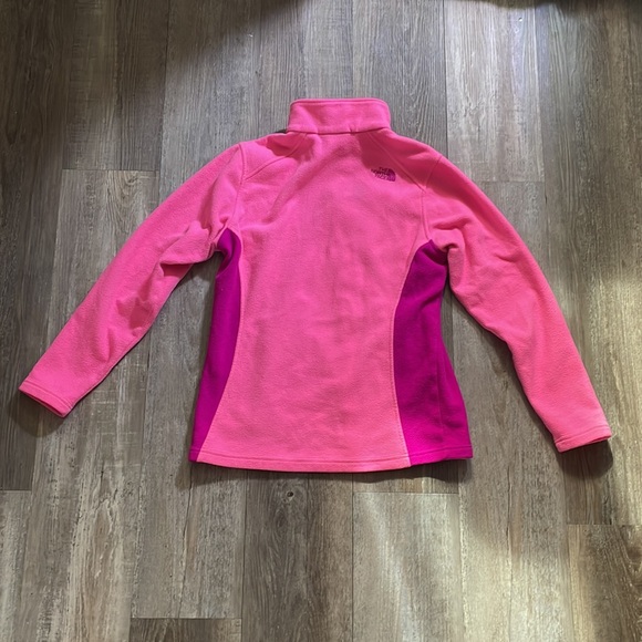 North face - Picture 4 of 4